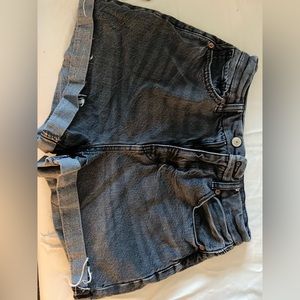 American Eagle size 2 black shorts